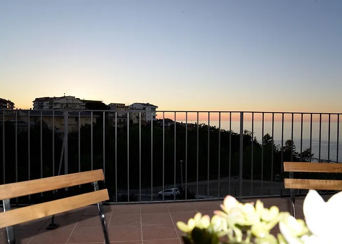 Torre Della Loggia - Dimora Storica - 3* オルトーナ