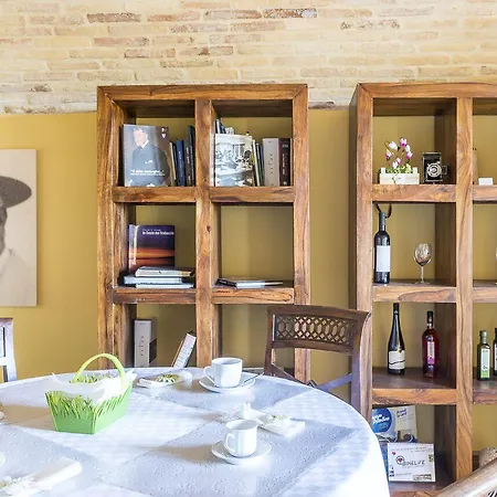 Torre Della Loggia - Dimora Storica - 3* オルトーナ