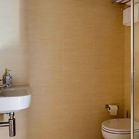 Torre Della Loggia - Dimora Storica - Bed and Breakfast 4*