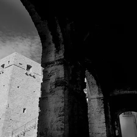 Frühstückspension Torre Della Loggia - Dimora Storica - 2*