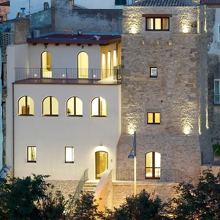 Frühstückspension Torre Della Loggia - Dimora Storica - 2*