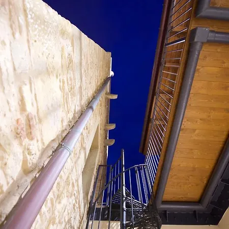 Panzió Torre Della Loggia - Dimora Storica - 3*