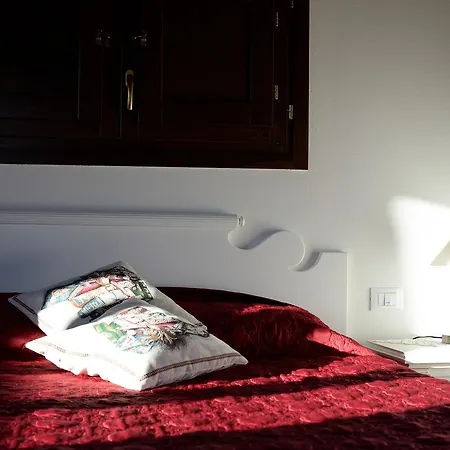 Torre Della Loggia - Dimora Storica - Bed & Breakfast 3*