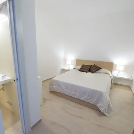 Torre Della Loggia - Dimora Storica - Bed and Breakfast