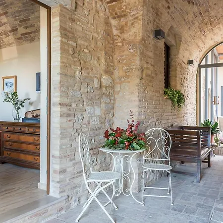 Torre Della Loggia - Dimora Storica - Bed & Breakfast