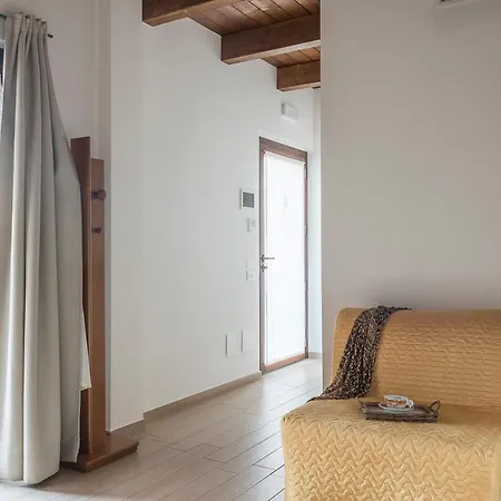 Torre Della Loggia - Dimora Storica - 3* Ортона