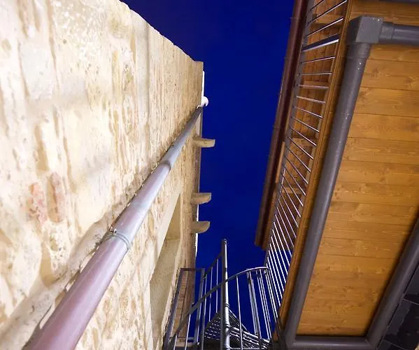 Panzió Torre Della Loggia - Dimora Storica - 3*