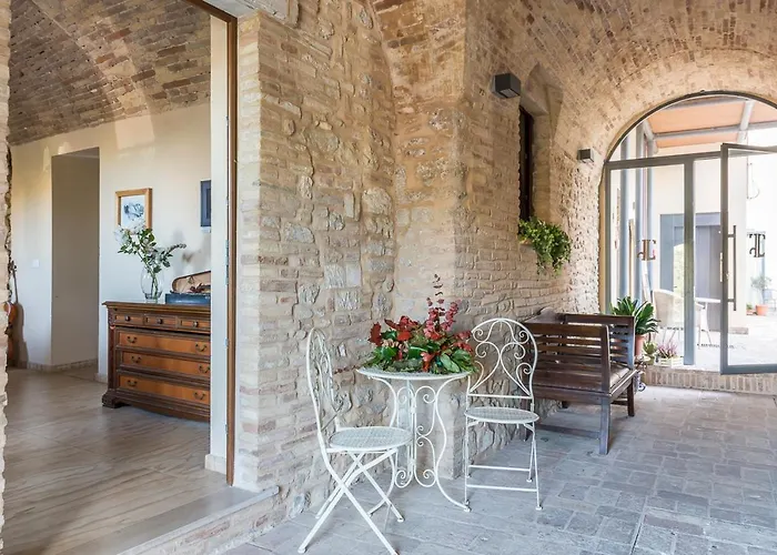 Torre Della Loggia - Dimora Storica - Bed & Breakfast