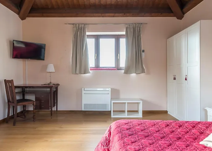 Torre Della Loggia - Dimora Storica - Bed & Breakfast 3*