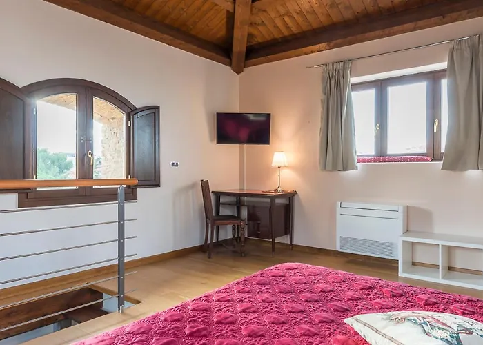 Torre Della Loggia - Dimora Storica - Bed & Breakfast 3*