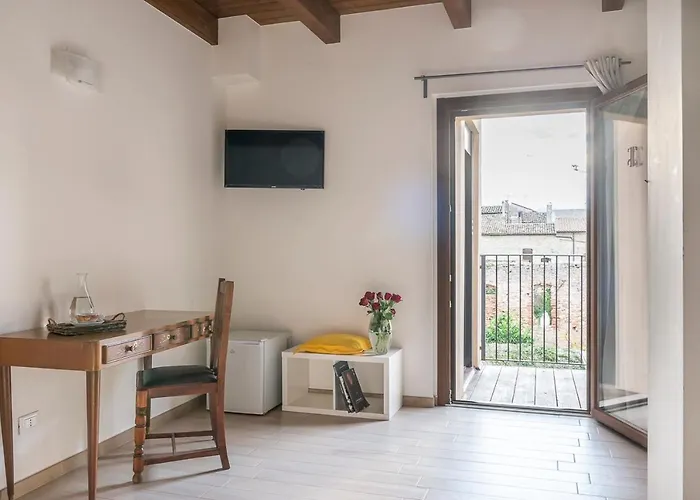 Torre Della Loggia - Dimora Storica - 3* Ortona